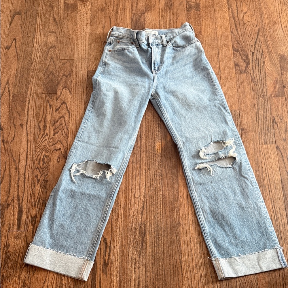 Abercrombie & Fitch Light Blue Distressed 90s relaxed Jeans